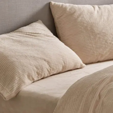 JUEGO SABANAS CORALINA 965 BEIGE BURRITO BLANCO