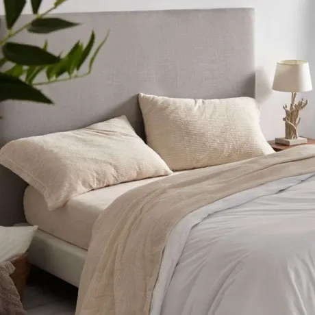 JUEGO SABANAS CORALINA 965 BEIGE BURRITO BLANCO